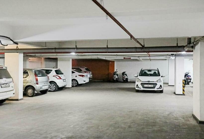 בית מלון כפרי Vaccinated Staff Oyo 42609 Townhouse Gokul Solitaire Vip Rd