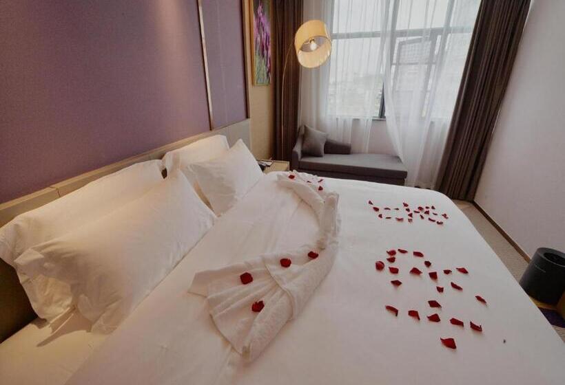 Lavande Hotel Xingyi Jushan Avenue
