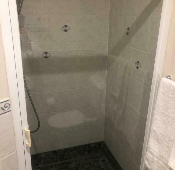 Мотель Woodford Gardens