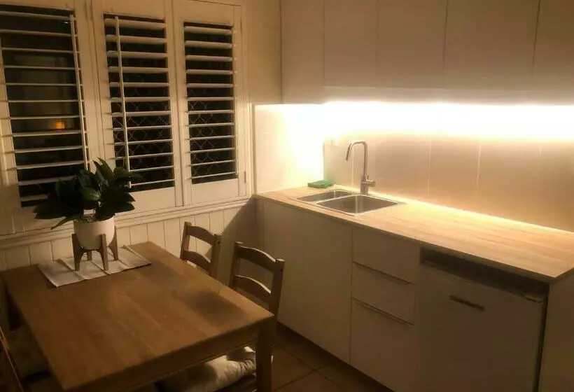 Motelli Woodford Gardens