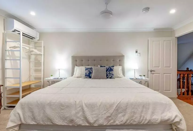 Motelli Woodford Gardens