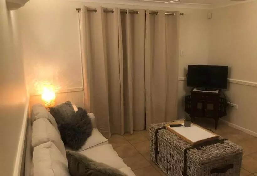 Motelli Woodford Gardens