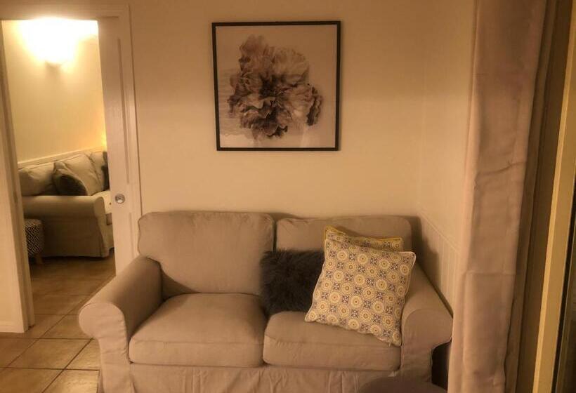 Мотель Woodford Gardens