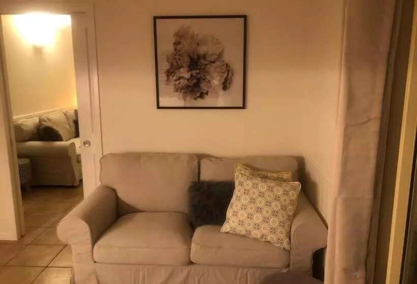 Motelli Woodford Gardens