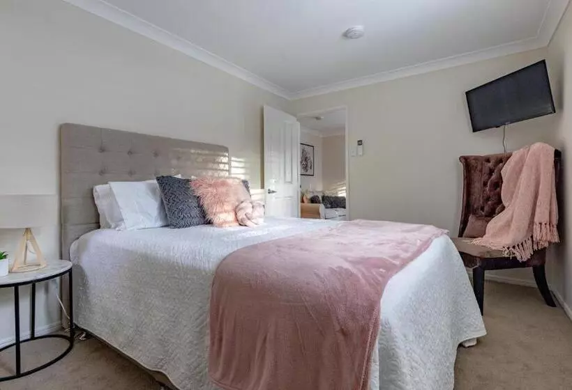 Motelli Woodford Gardens