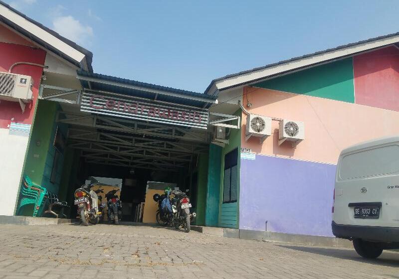 Pensjonat Cendrawasih Syariah Homestay