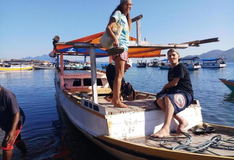 بنسيون Lena House Flores