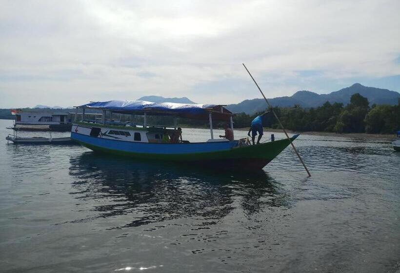 بنسيون Lena House Flores