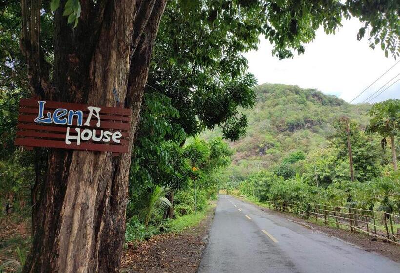 بنسيون Lena House Flores