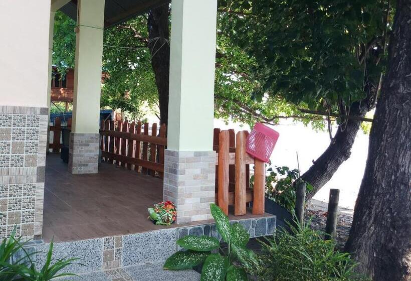 بنسيون Lena House Flores