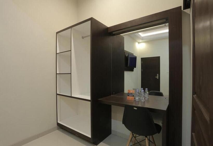 بنسيون Reddoorz Plus Near Solo Paragon Mall