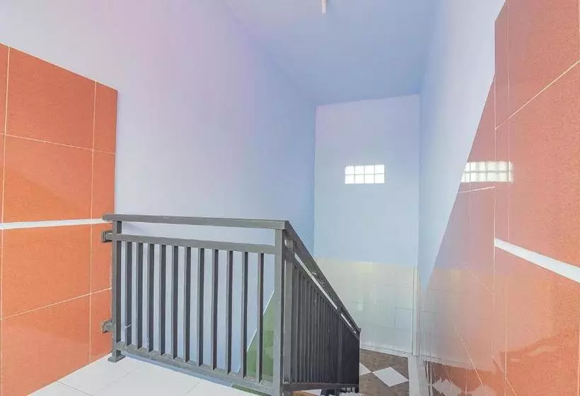 Majatalo Reddoorz Syariah @ Tambak Mekar Street Subang