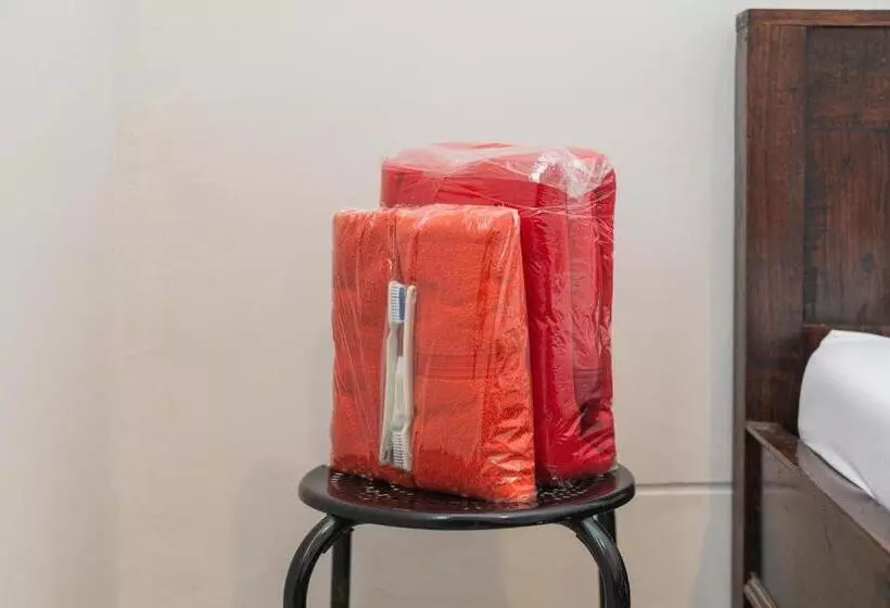 ホテル Reddoorz Plus At Merr Rungkut Jl Gunung Anyar