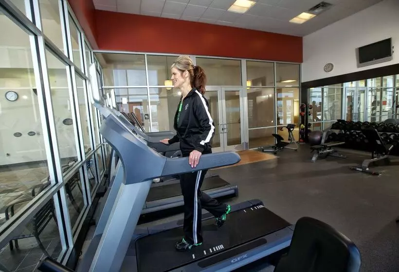 ホテル Doubletree By Hilton Bay City Riverfront