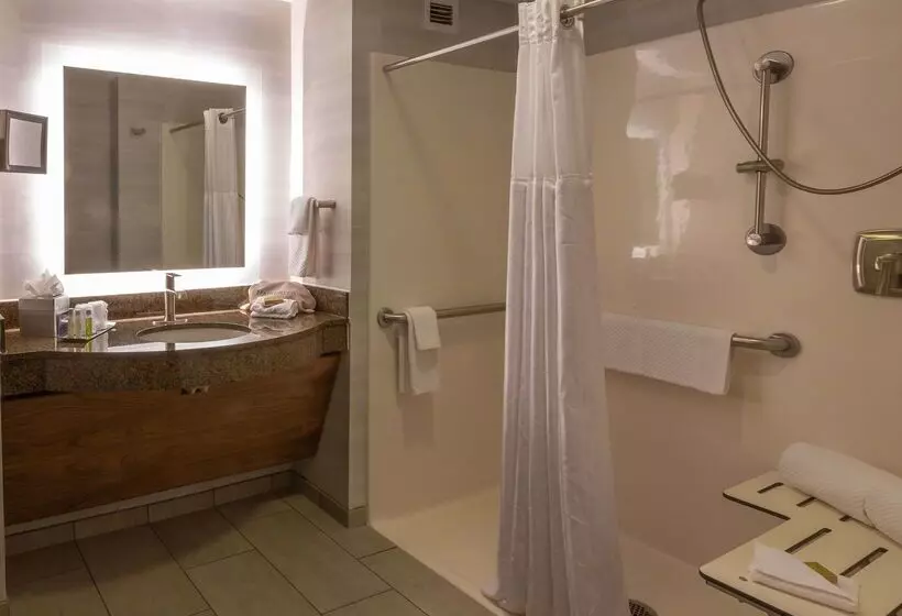 Szálloda Doubletree By Hilton Bay City Riverfront