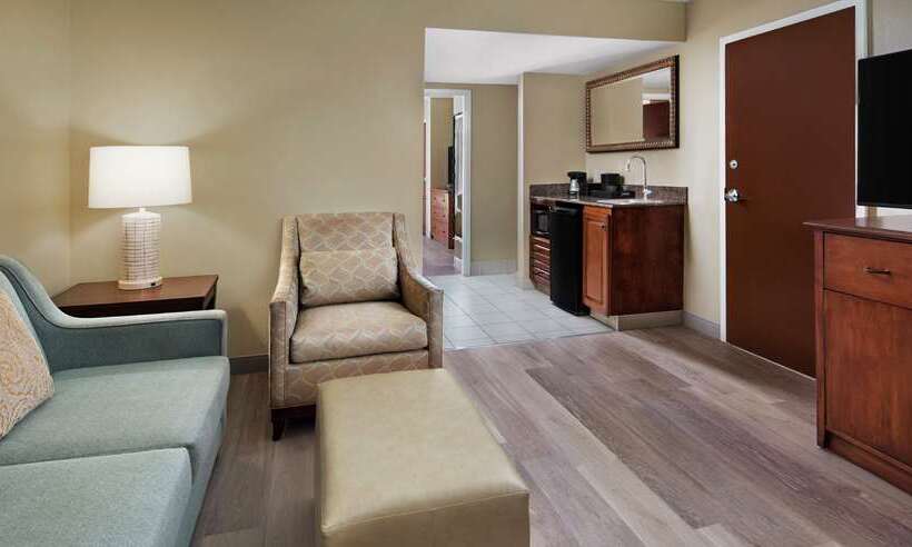 هتل Embassy Suites By Hilton Destin Miramar Beach