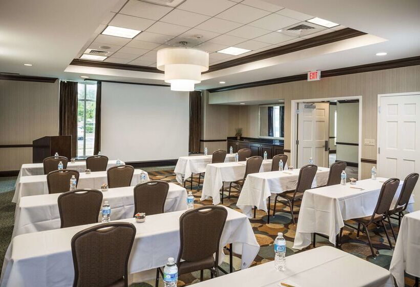 فندق Hilton Garden Inn Hampton Coliseum Central