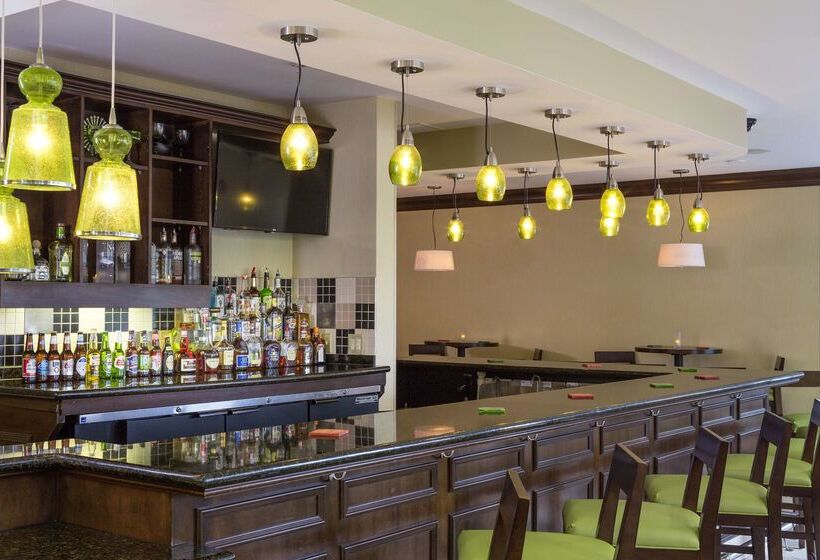 فندق Hilton Garden Inn Hampton Coliseum Central