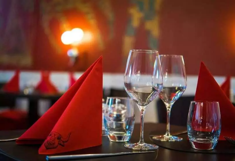 Отель Hôtel De Ville Le Sentier