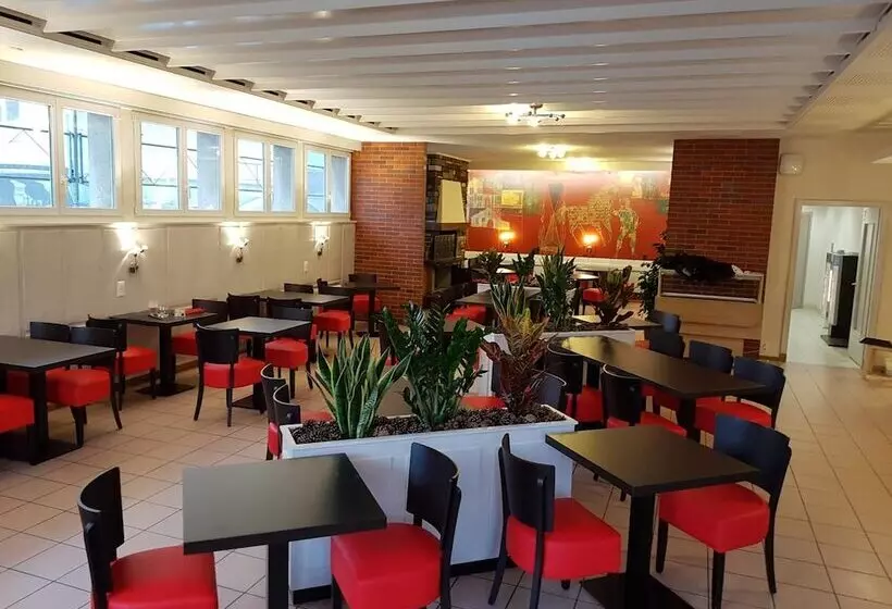 Отель Hôtel De Ville Le Sentier