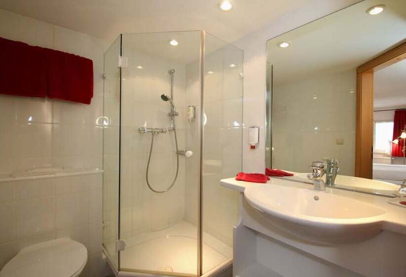 בית מלון כפרי Landgasthof Adler