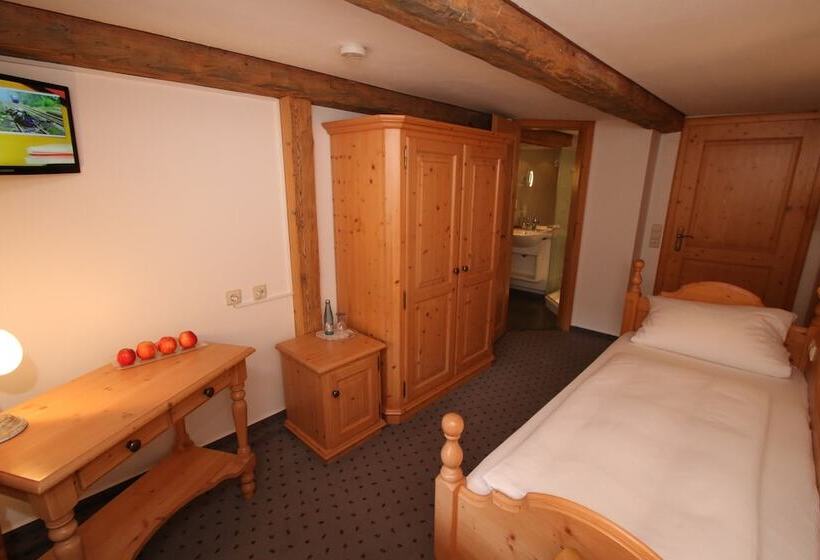 בית מלון כפרי Landgasthof Adler