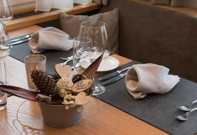 هتل Mistral Superior