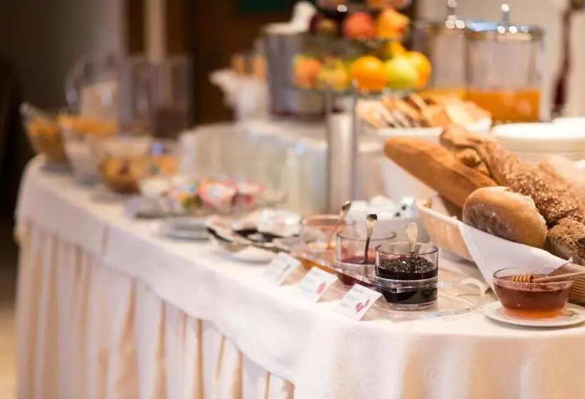 هتل Mistral Superior