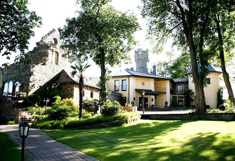 Relais & Châteaux Hotel Burg Schwarzenstein