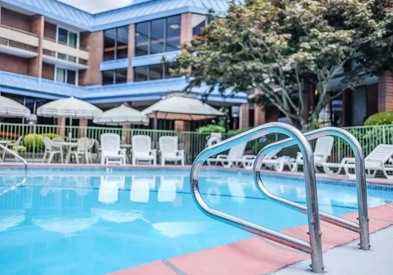 University Place Hotel And Conference Center