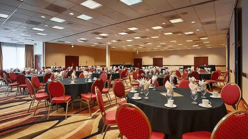 University Place Hotel And Conference Center