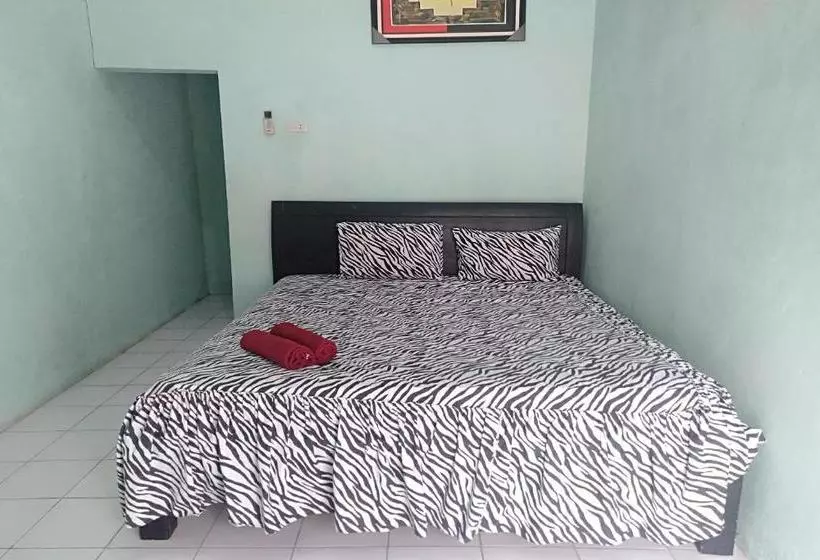 Hotelli Oyo 90229 Fidel Caestro Homestay