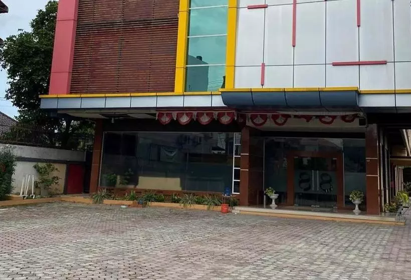 ホテル Reddoorz Plus Syariah @ Jalan Syiah Kuala Banda Aceh