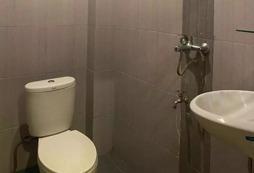 ホテル Reddoorz Plus Syariah @ Jalan Syiah Kuala Banda Aceh