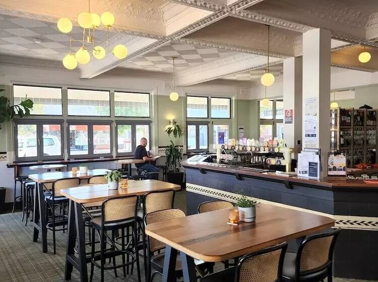 Hotelli The Young Street