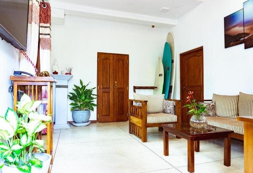 בית מלון כפרי Younger Villa