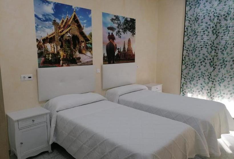 بنسيون Hostal Restaurante Casa Isabel