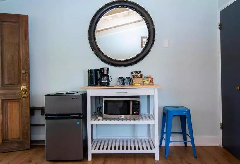 Retkeilymaja Smiley S Saloon &