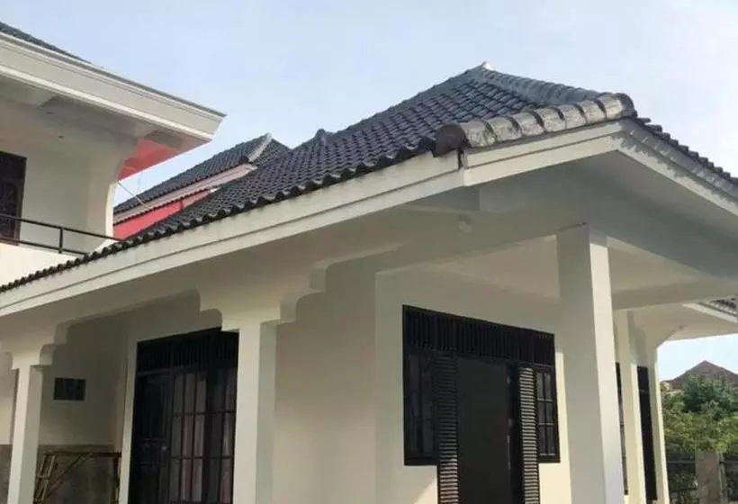 Hotelli Reddoorz Near Politeknik Negeri Lampung