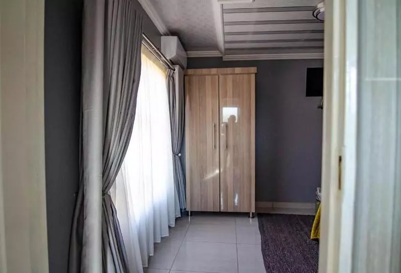 Majatalo House Of Sollys Guesthouse