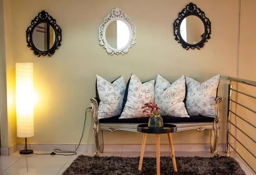 Majatalo House Of Sollys Guesthouse