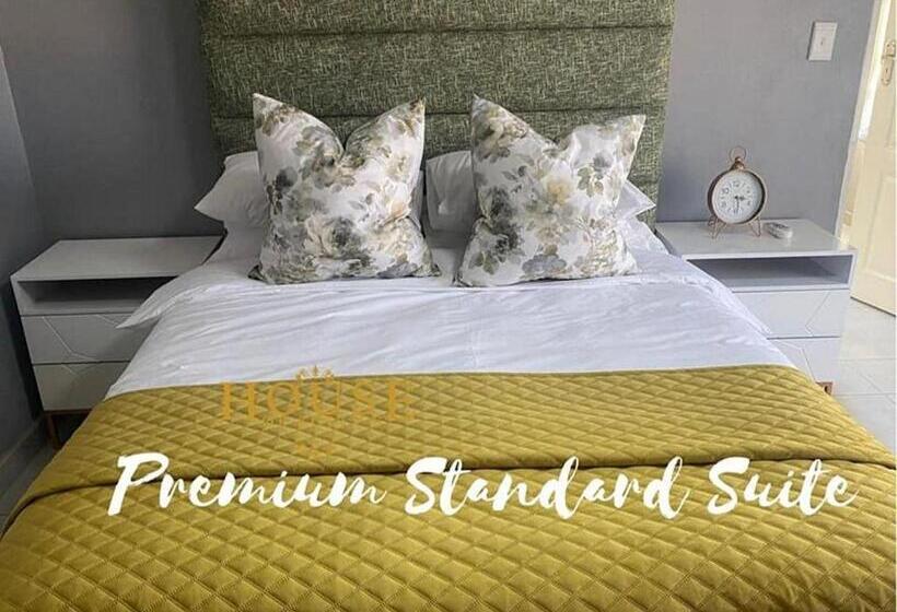 Pension House Of Sollys Guesthouse