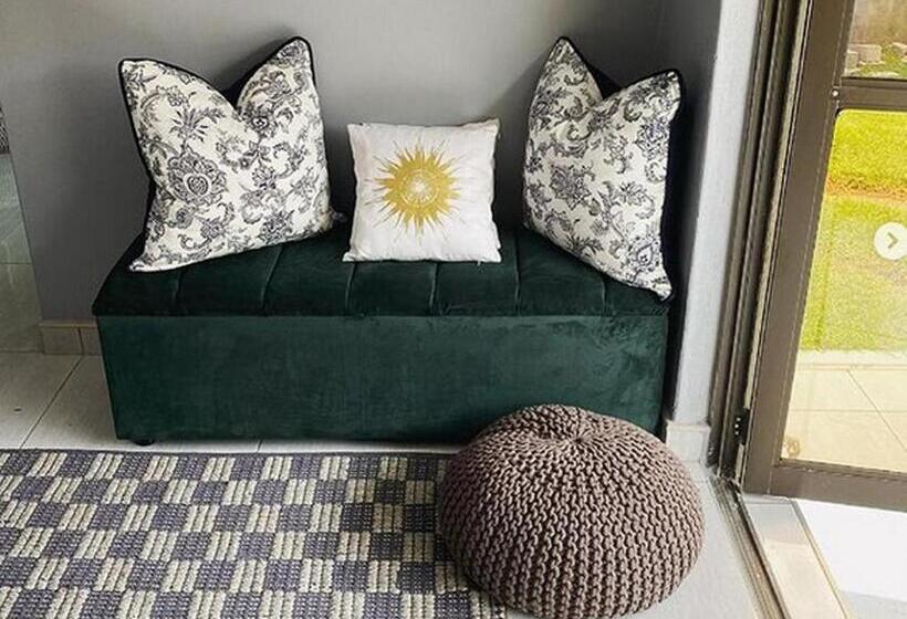 Pension House Of Sollys Guesthouse