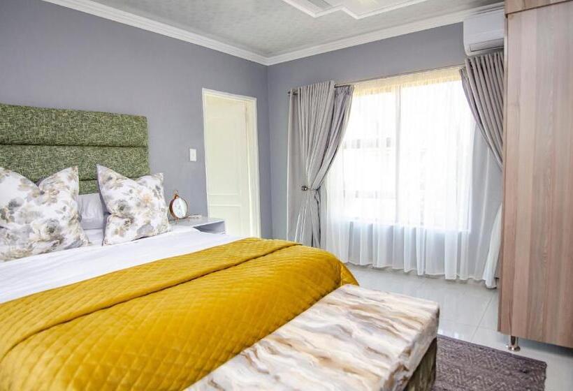 Pension House Of Sollys Guesthouse