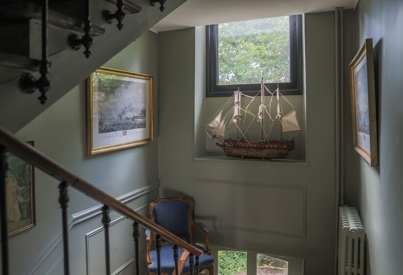 Пансион Manoir De La Croix Saint Louis Luxury Guest House