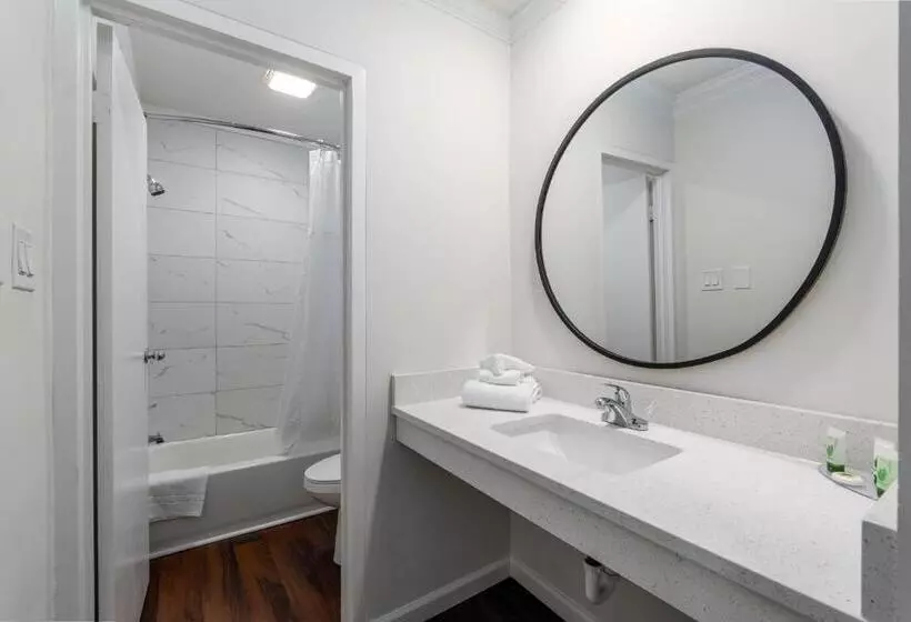 Hotelli Crewe Boutique Inn