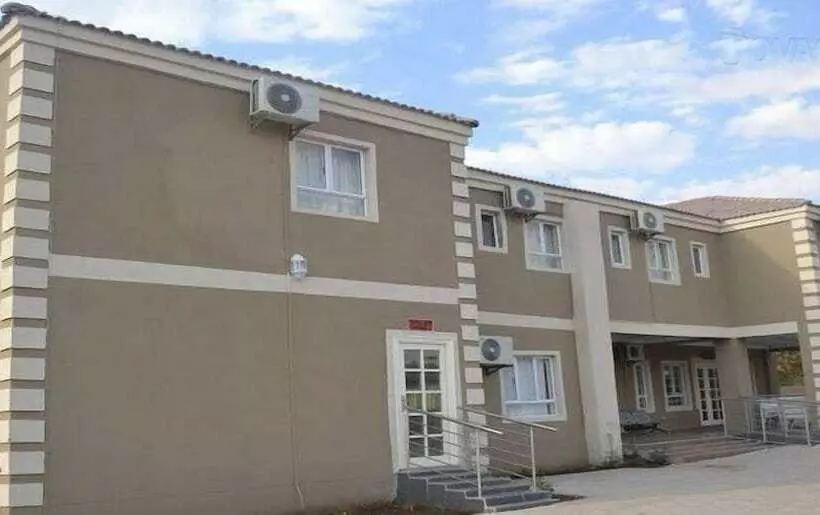 هتل South Court Inn