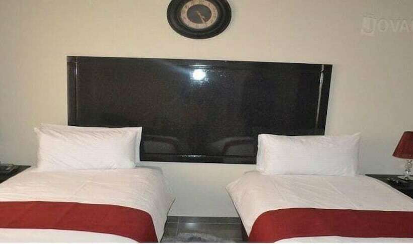 هتل South Court Inn