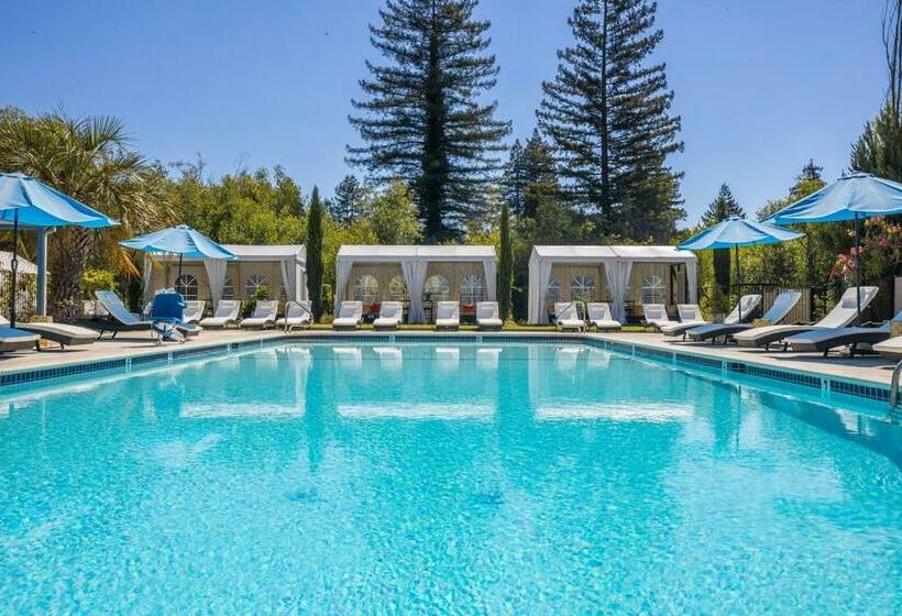 ホテル Surrey Resort