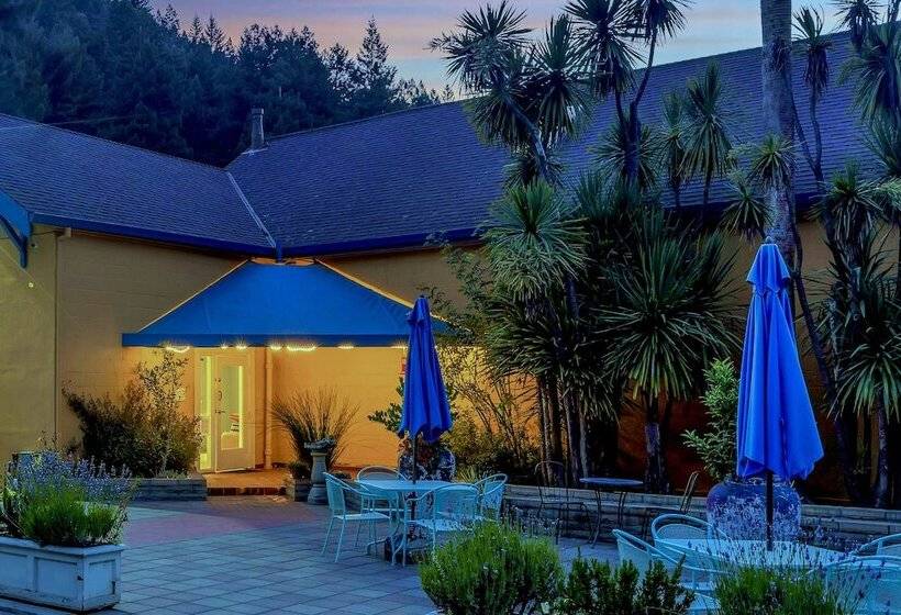 ホテル Surrey Resort